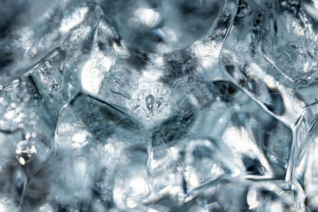 Photographie d'une inclusion dans la glace en Antarctique